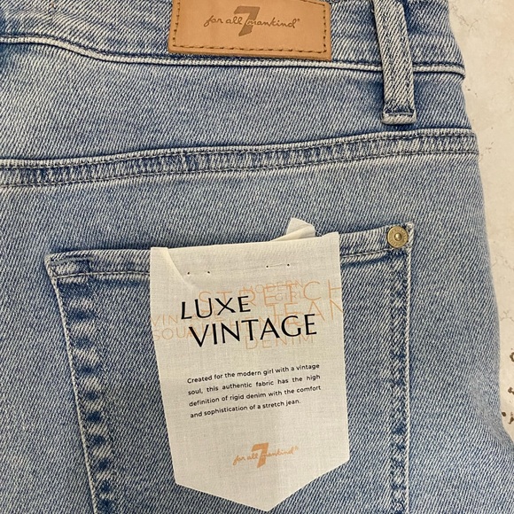 7 for All Mankind Luxe Vintage Alexa High Rise Cropped Jeans - Picture 9 of 12